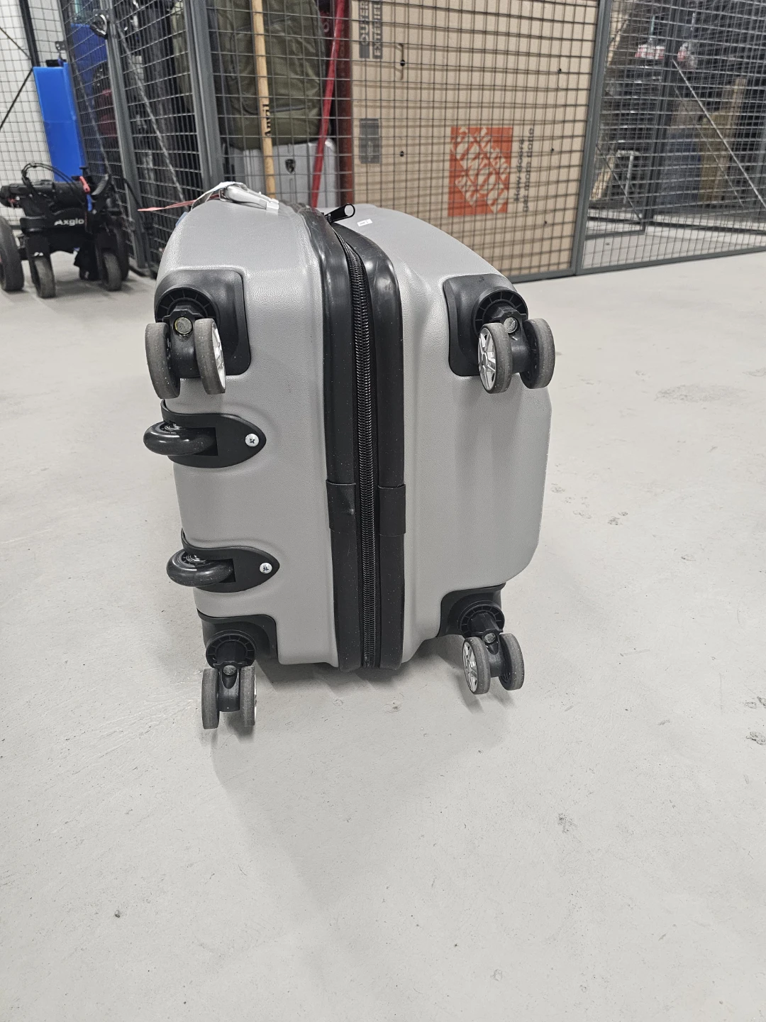 PGM Hard Shell Golf Travel Case with Wheels - photo 5