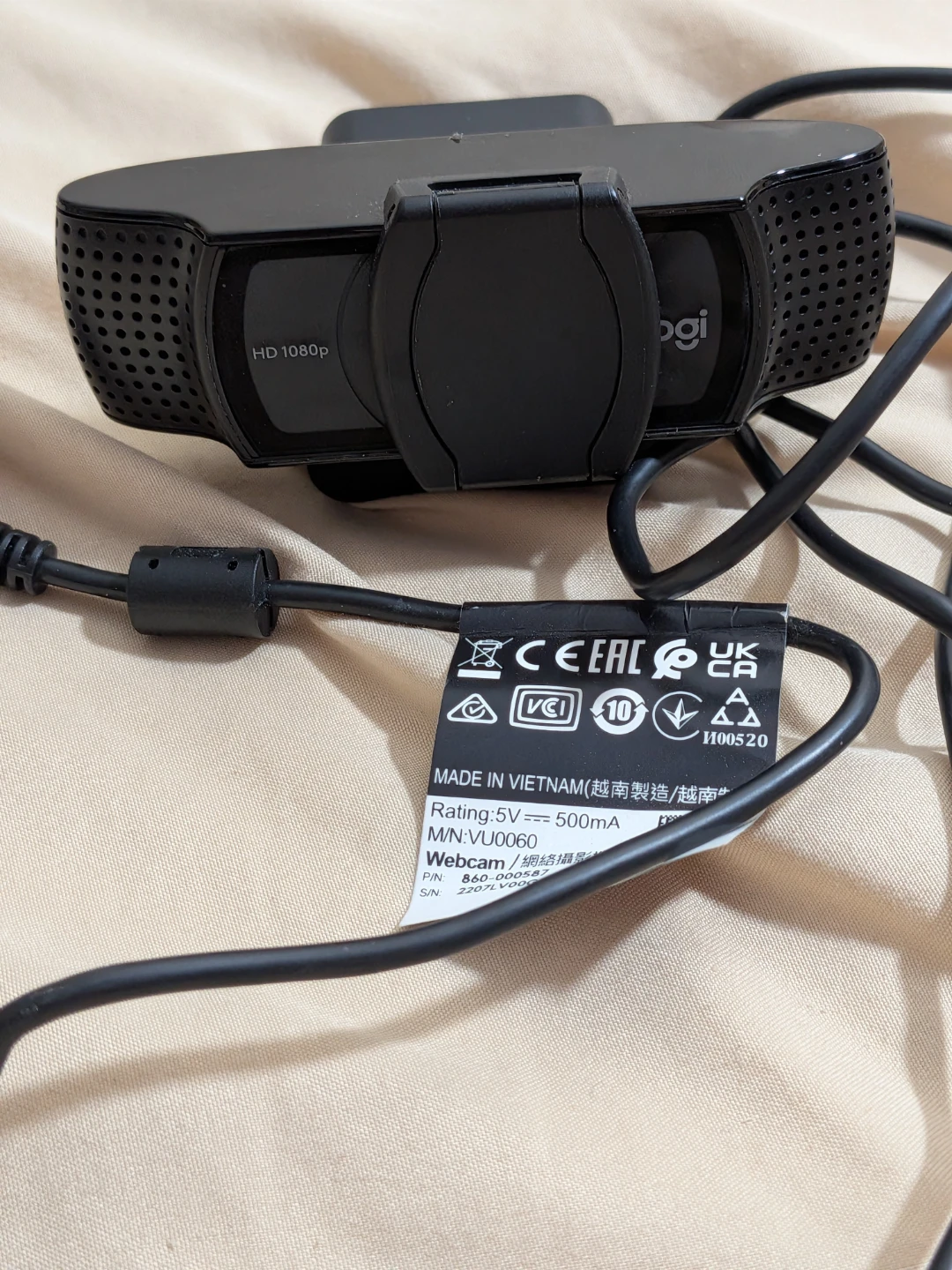 Logitech C920s Pro HD 1080p Webcam with Privacy Shutter