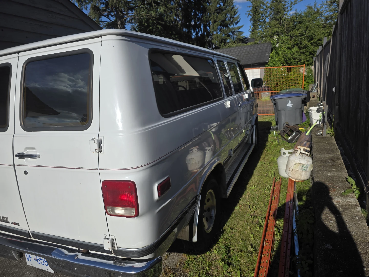 1993 chevy Beauville Van.