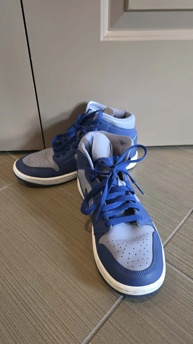 Air Jordan 1 Mid SE Royal Blue Grey Sneakers