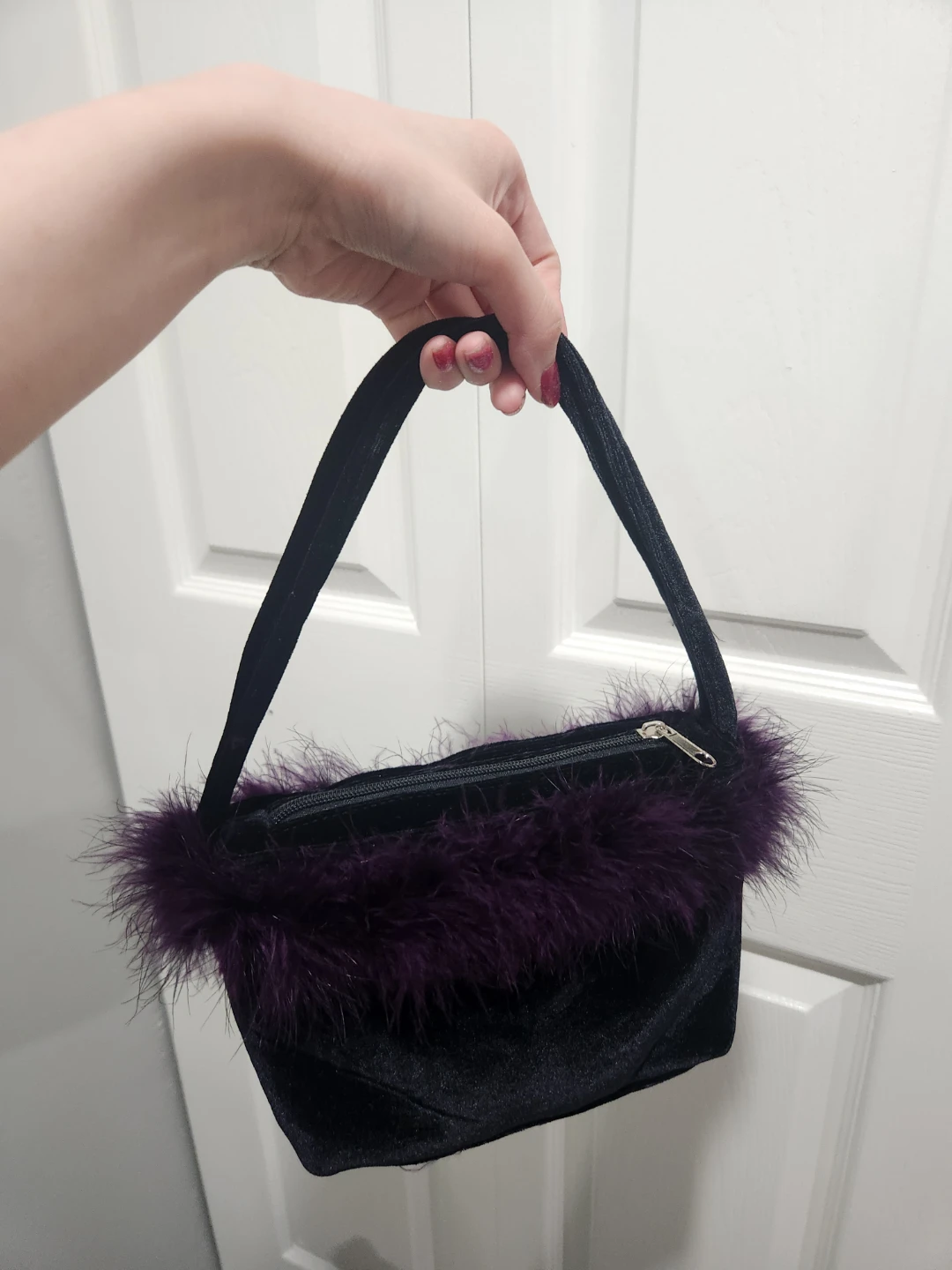 Y2K Rare Purple Feather Trimmed Black Handbag - photo 2