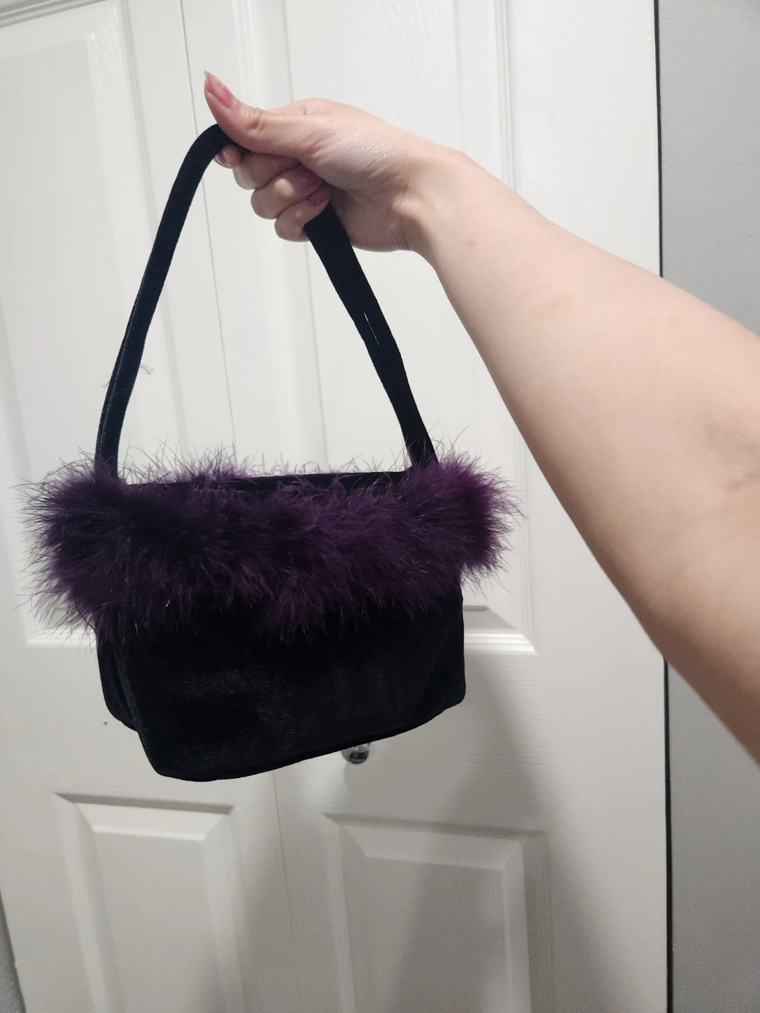 Y2K Rare Purple Feather Trimmed Black Handbag - photo 5