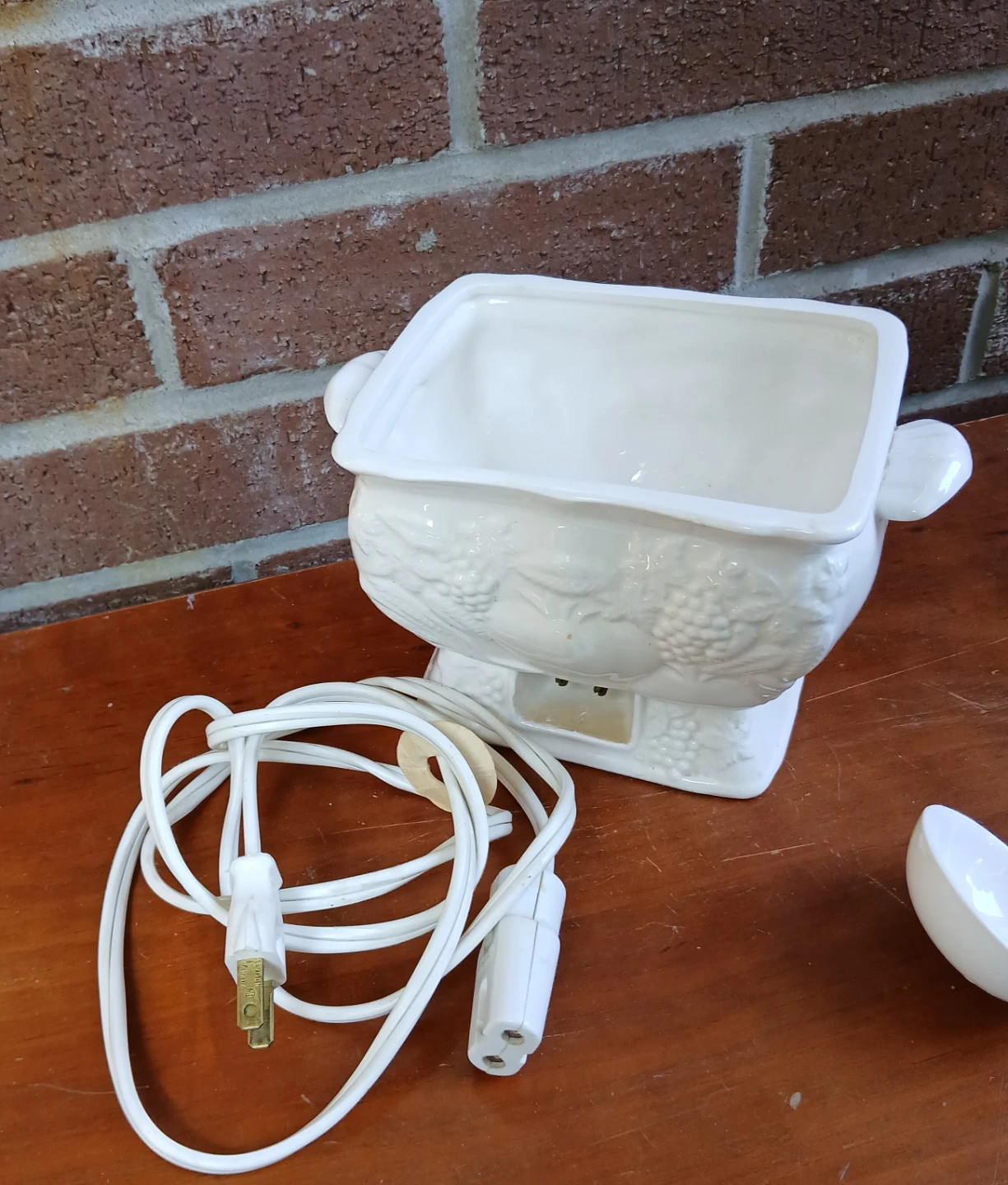 White Ceramic Embossed Soup Tureen with Ladle and Warmer - photo 3