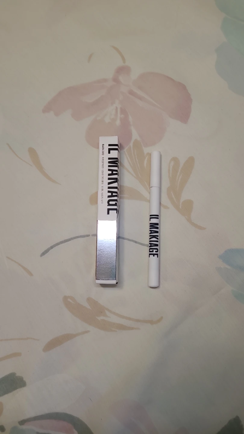IL MAKIAGE Black Card Waterproof Liquid Eyeliner