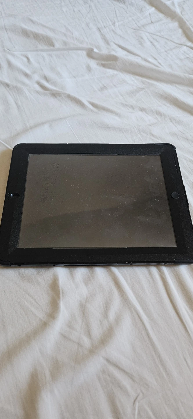 Ipad 2  with Protective Case - photo 2