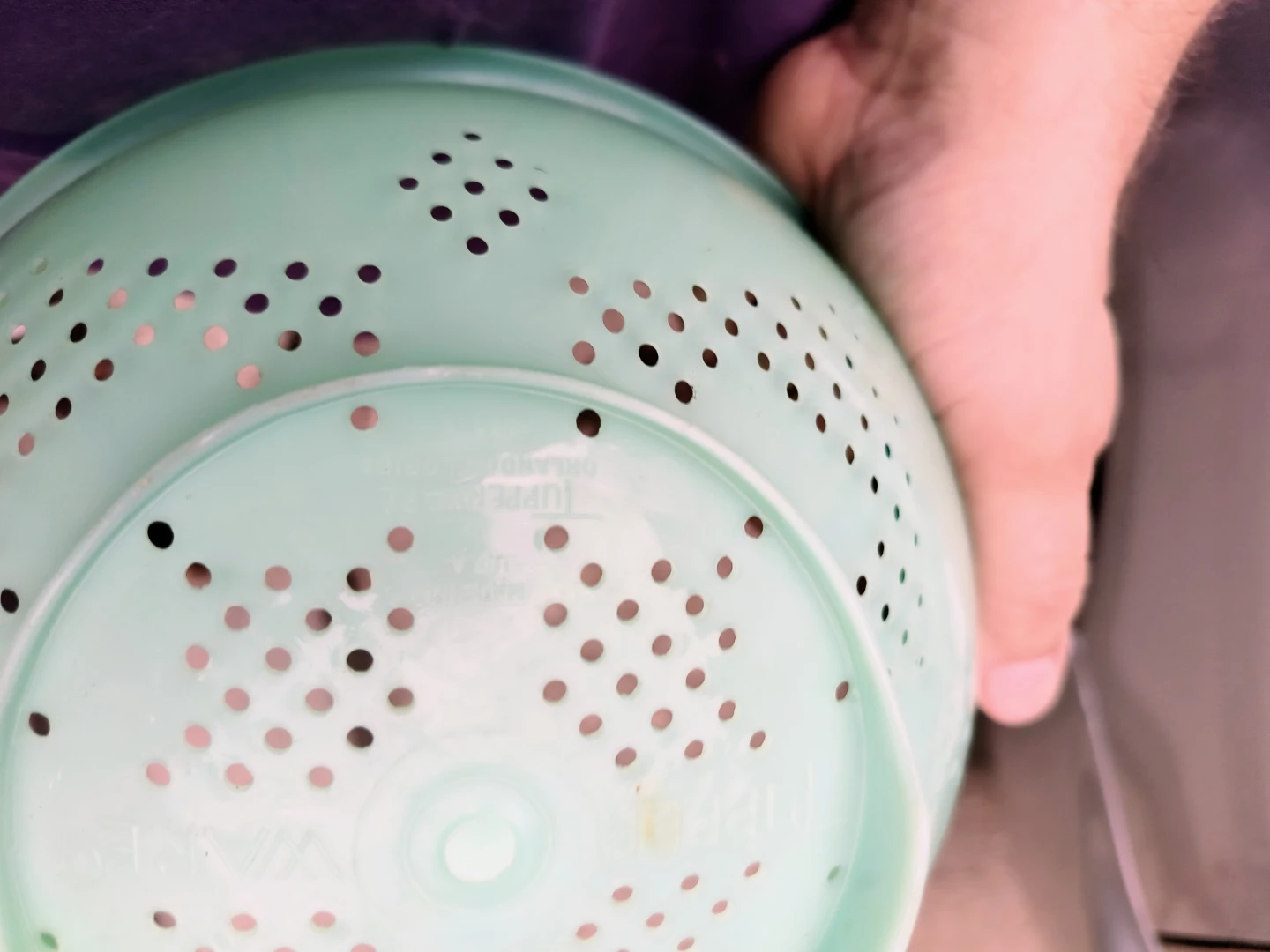 Tupperware  Pasta Strainer 9 inch across - photo 3