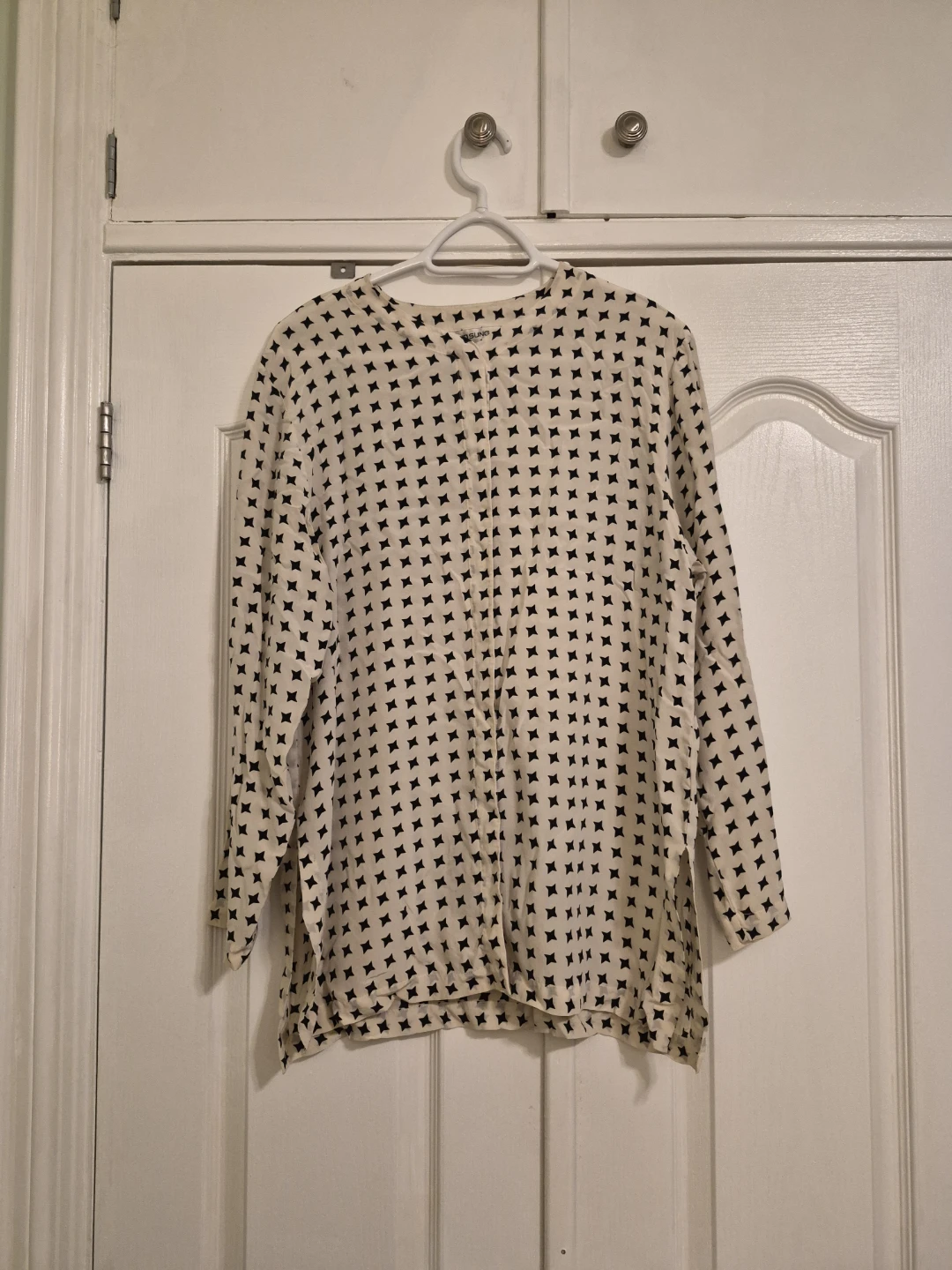Alfred Sung 100% Silk Star Print Blouse