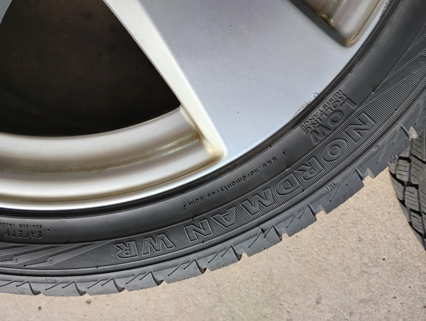 Set of 4 Nordman WR 225/45R17 tires and 5 bolt wheels - photo 2