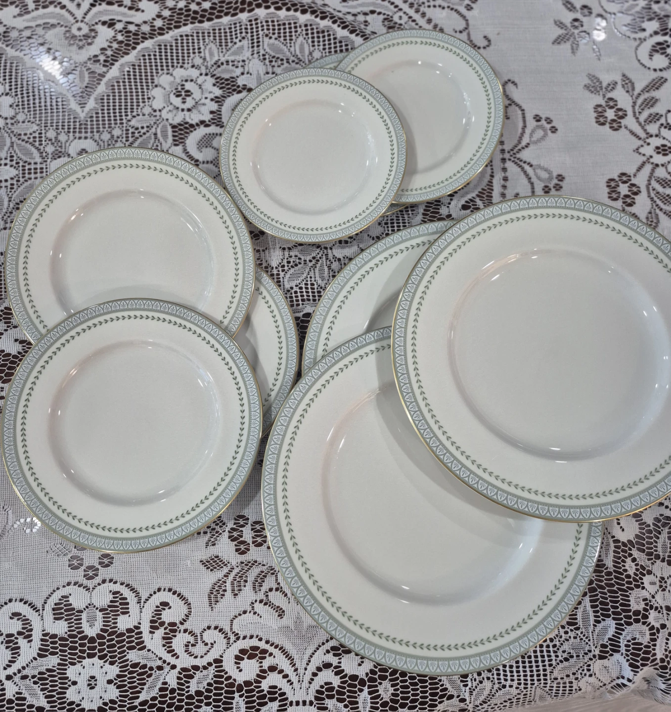9 plates, 2 teacups Royal Doulton Berkshire Fine China Set