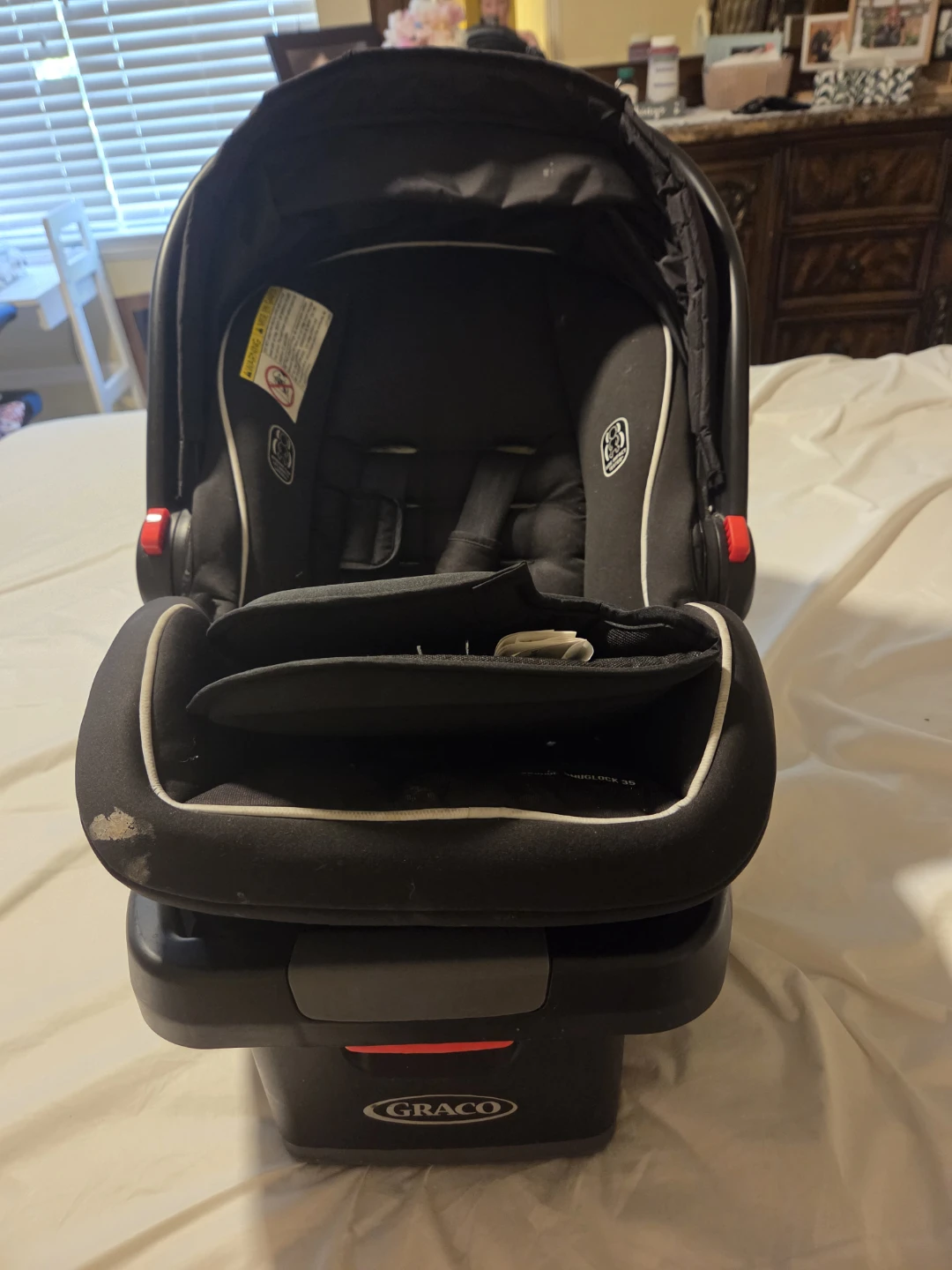 Graco SnugRide SnugLock 35 Infant Car Seat - photo 2