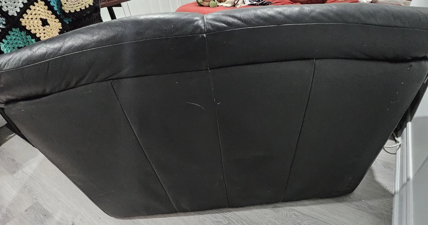 Black Leather Loveseat - photo 5