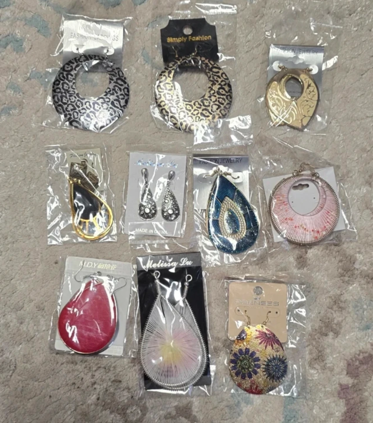 New $5 Lot of  Fashion Earrings - photo 2