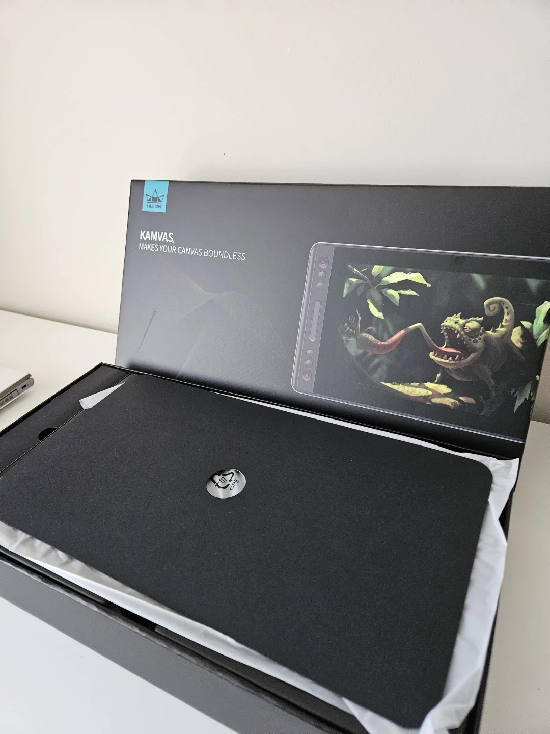 Huion Kamvas pro 12 manufacturer 2024 (drawing monitor) - photo 2