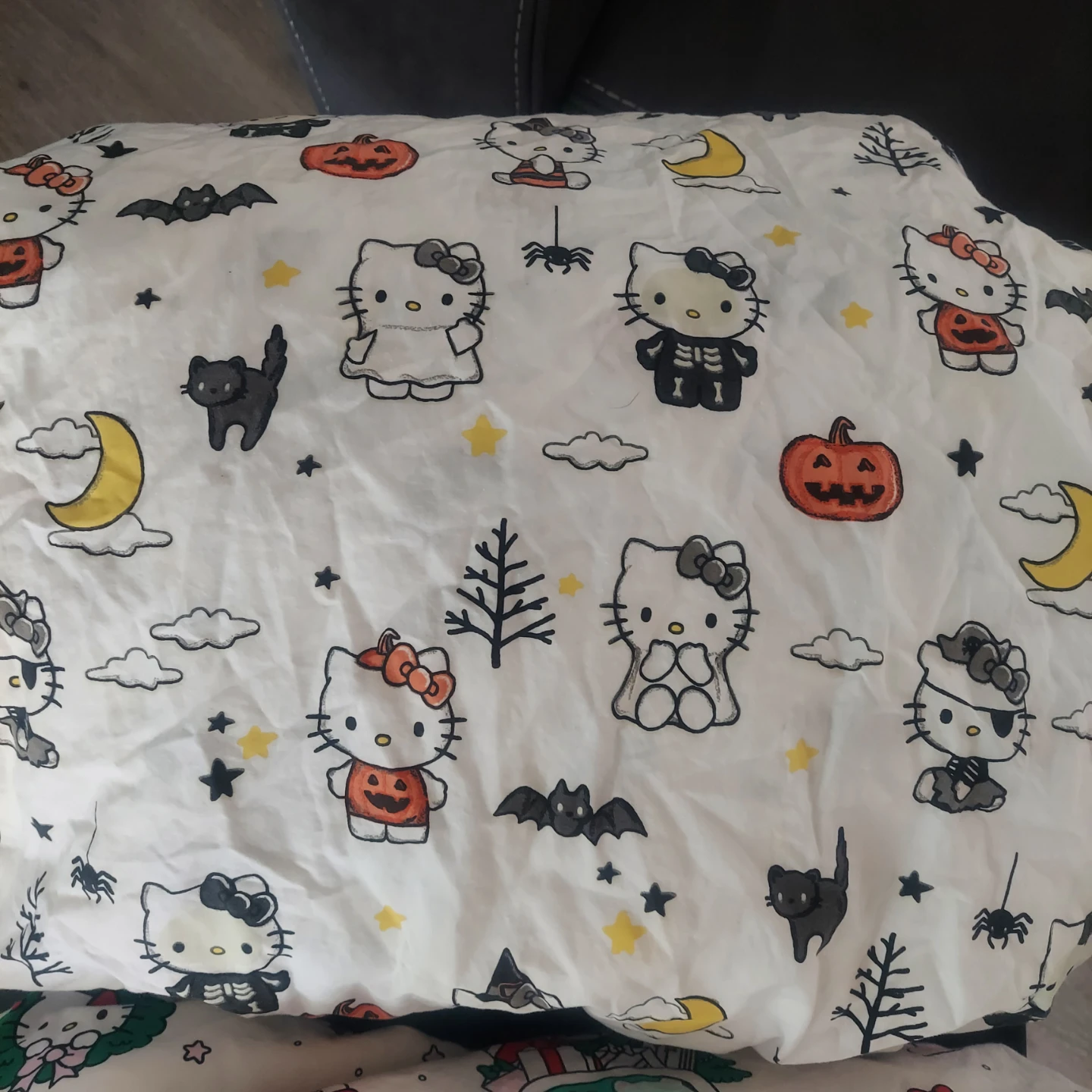 2 queen size hello kitty bed sheets no pillow cases $30 each - photo 2
