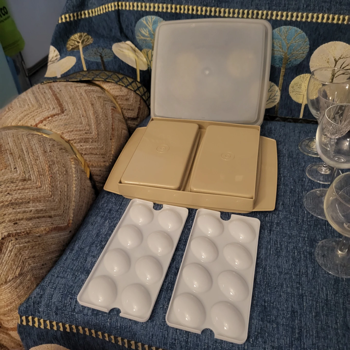 Tupperware Egg Keeper Caddy - photo 2