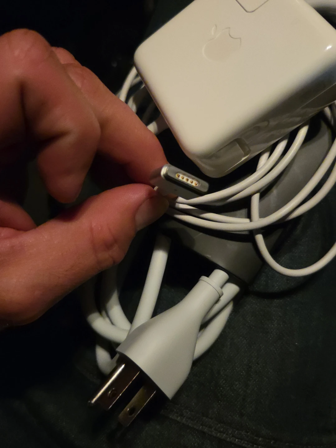 Apple MacBook MagSafe Power Adapter - photo 2