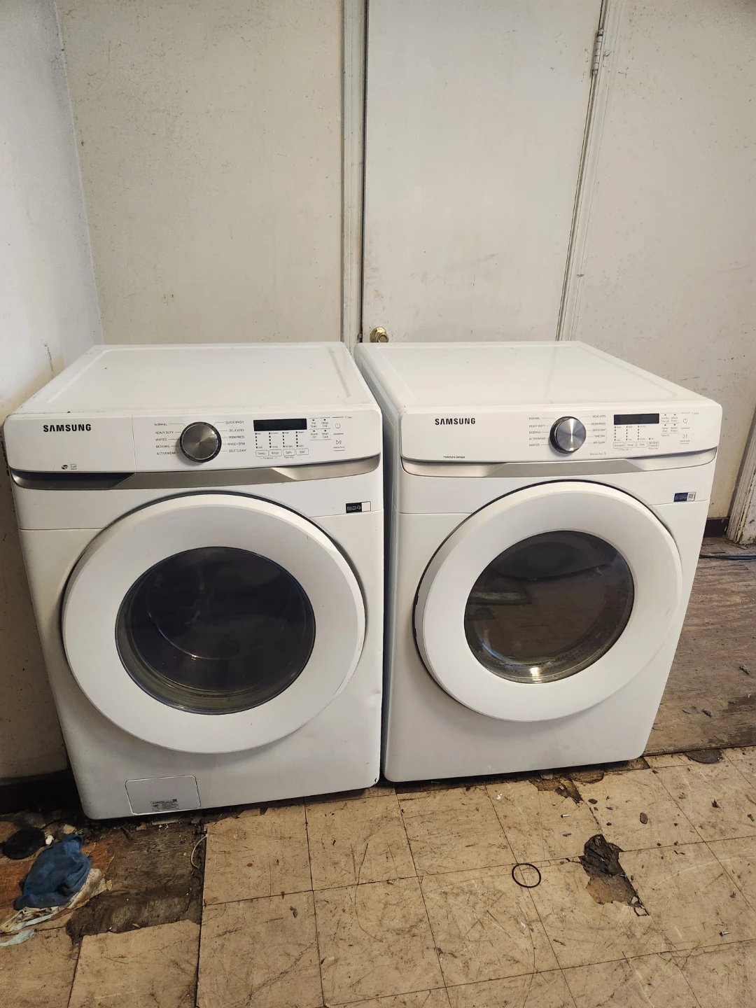 Samsung Front Load Washer and Dryer Set