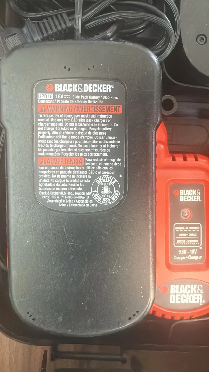 Black & Decker 18V Cordless Drill with Case and Charger - photo 2