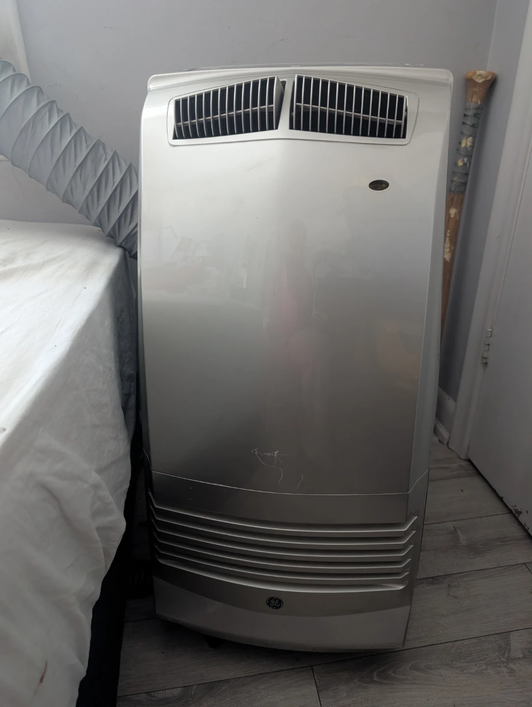 GE Portable Air Conditioner APE08AKM1