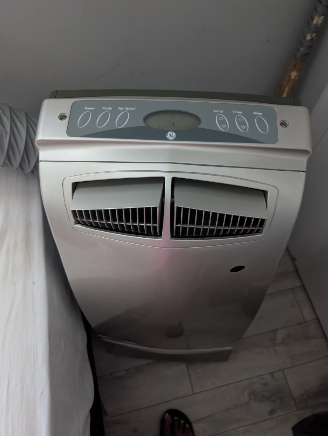GE Portable Air Conditioner APE08AKM1 - photo 2