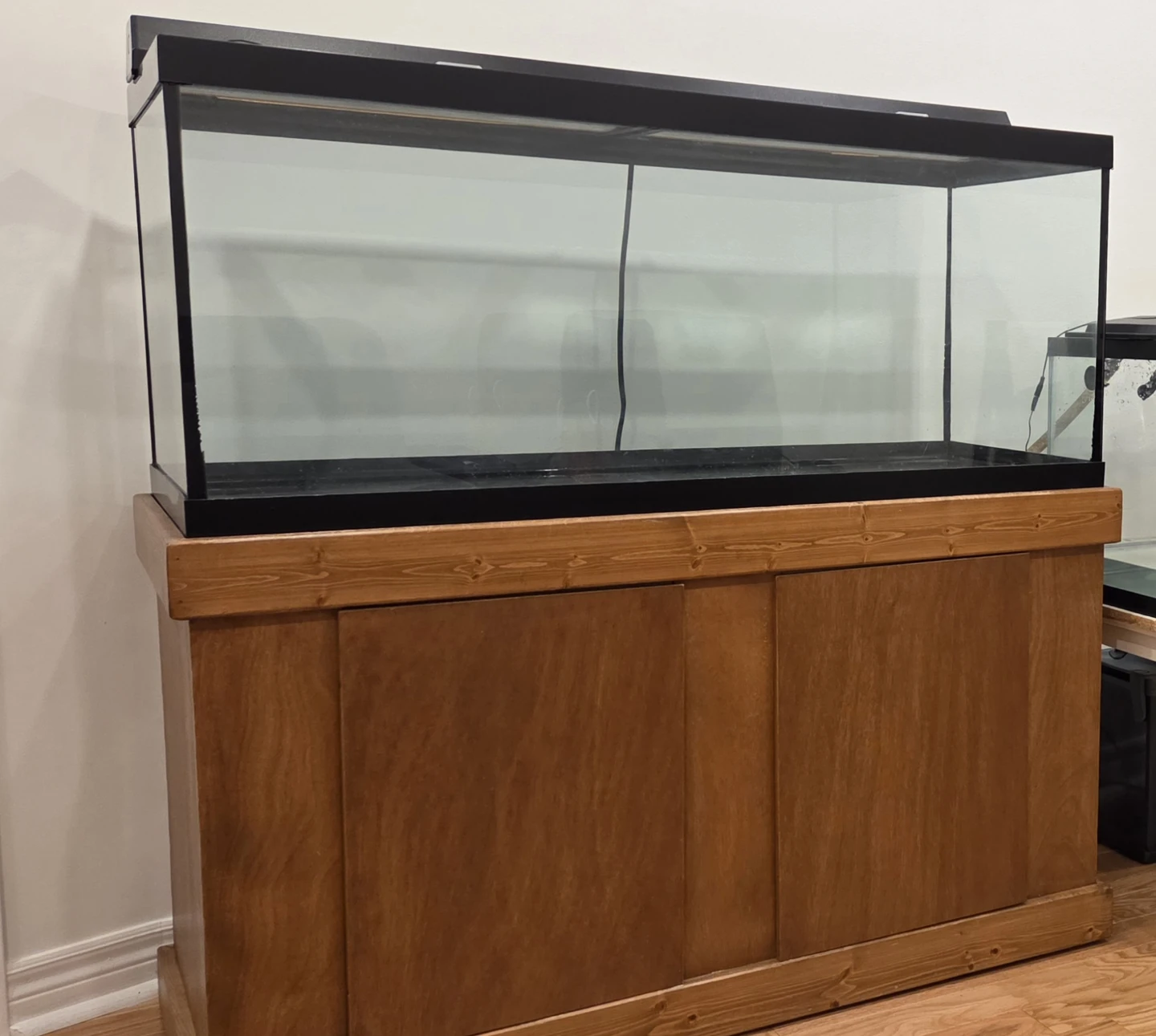 Large Aquarium Tank (75 gallon)
