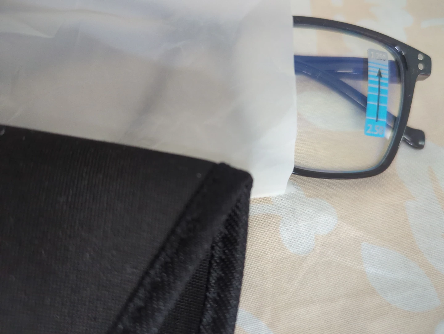 Blue Ray Reading Glasses with Cases - photo 2