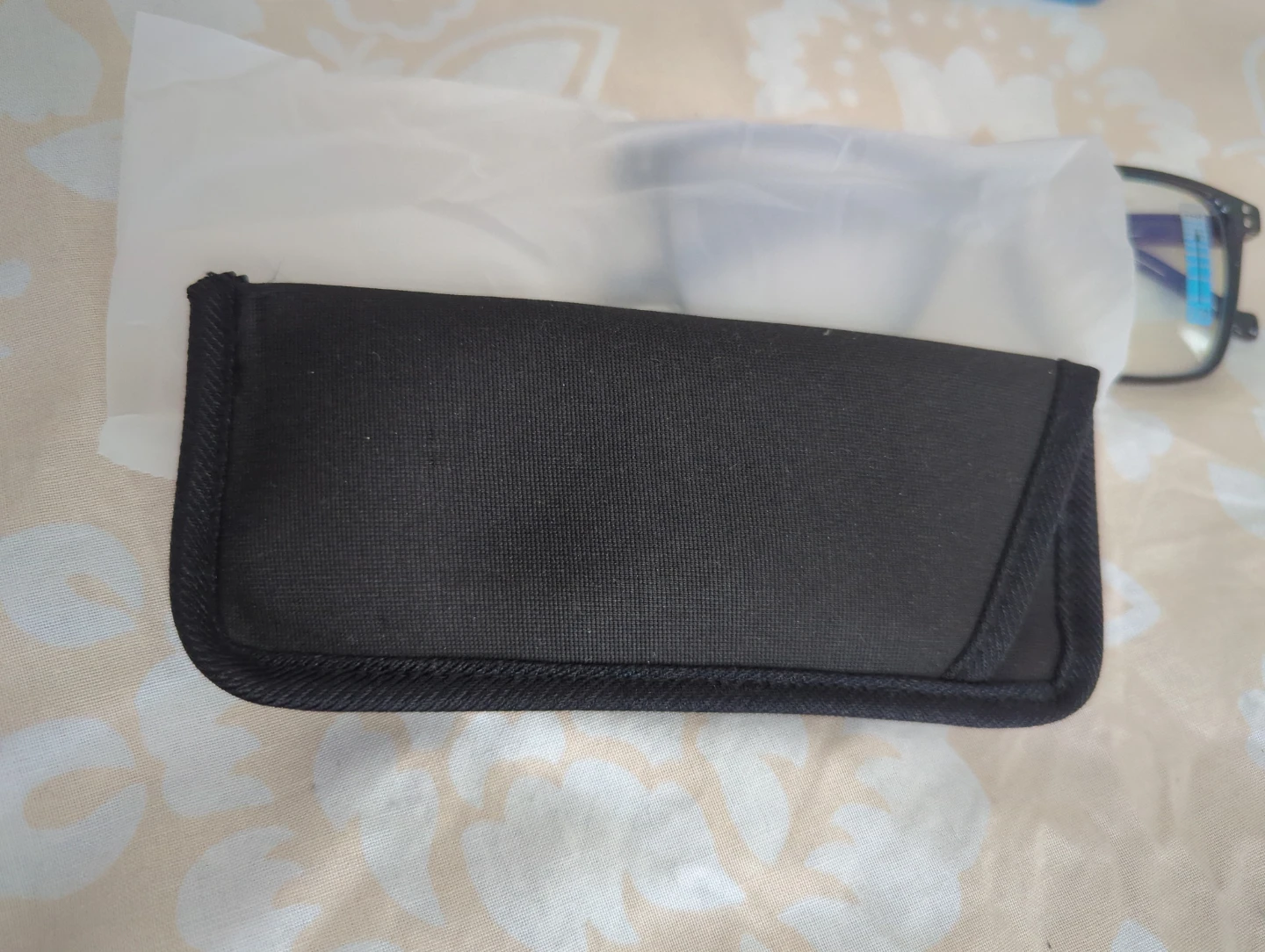 Blue Ray Reading Glasses with Cases - photo 3