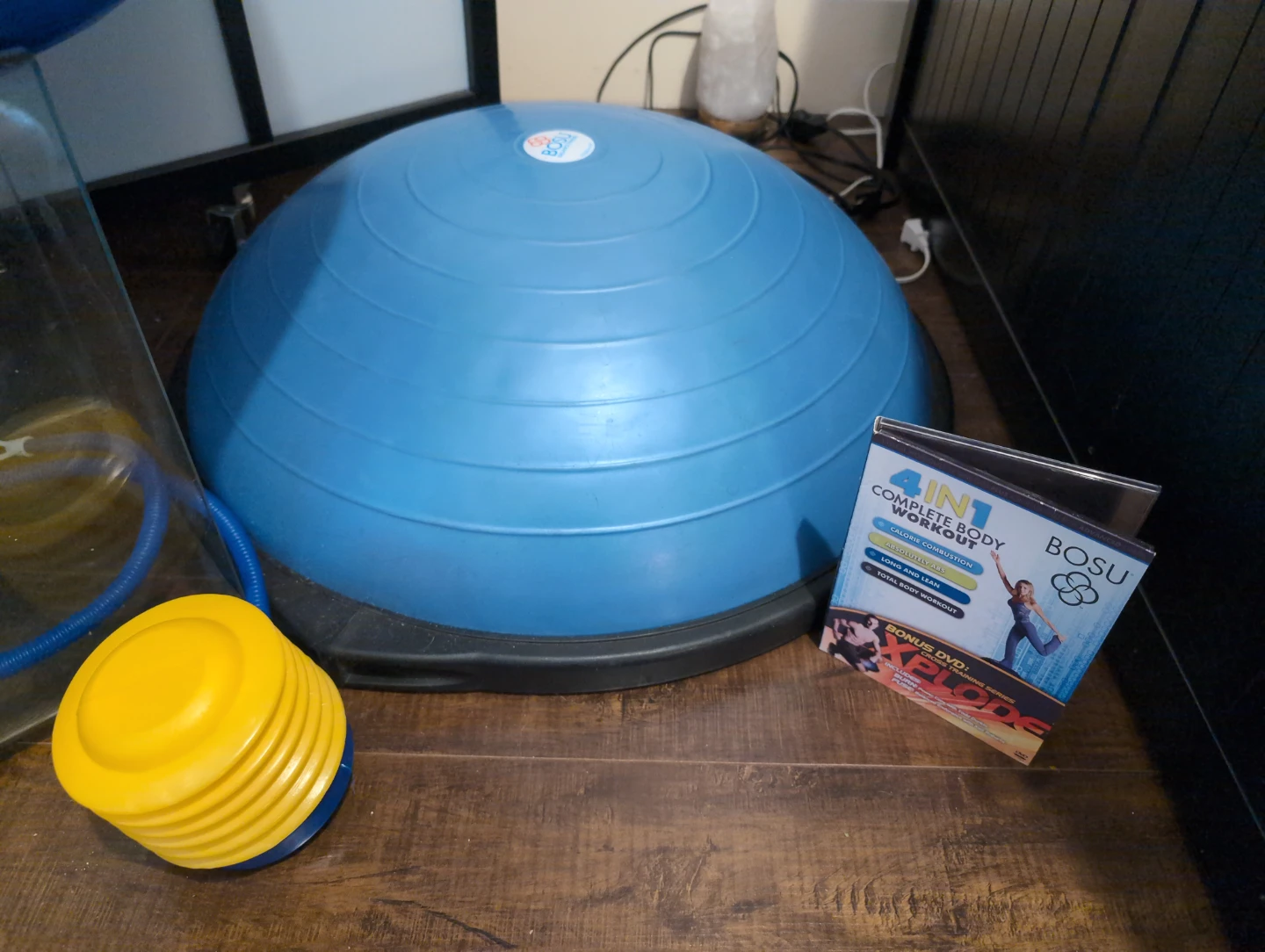 BOSU Balance Trainer with Pump and Workout DVD