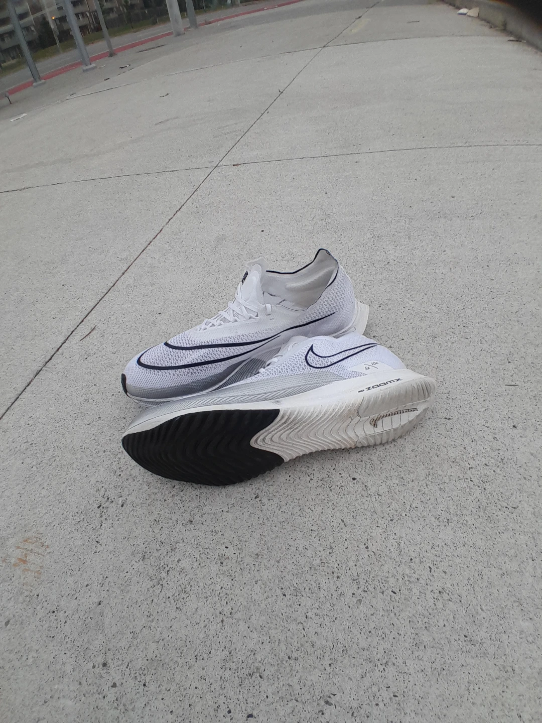 Nike ZoomX Running Shoes Men's Size 9.5 - photo 2