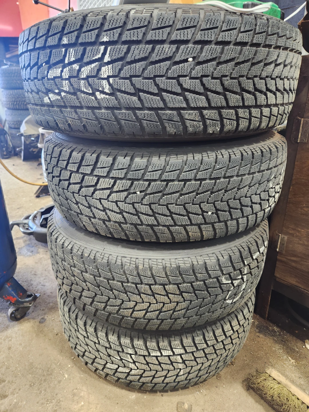 Used Hyundai Winter Tires 235/70R16 - photo 2