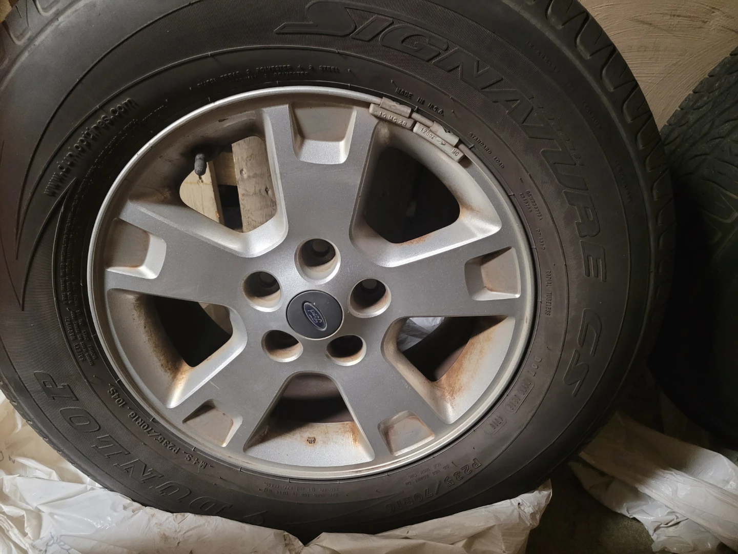 Ford Alloy Wheel Rim with Dunlop Tire - photo 4