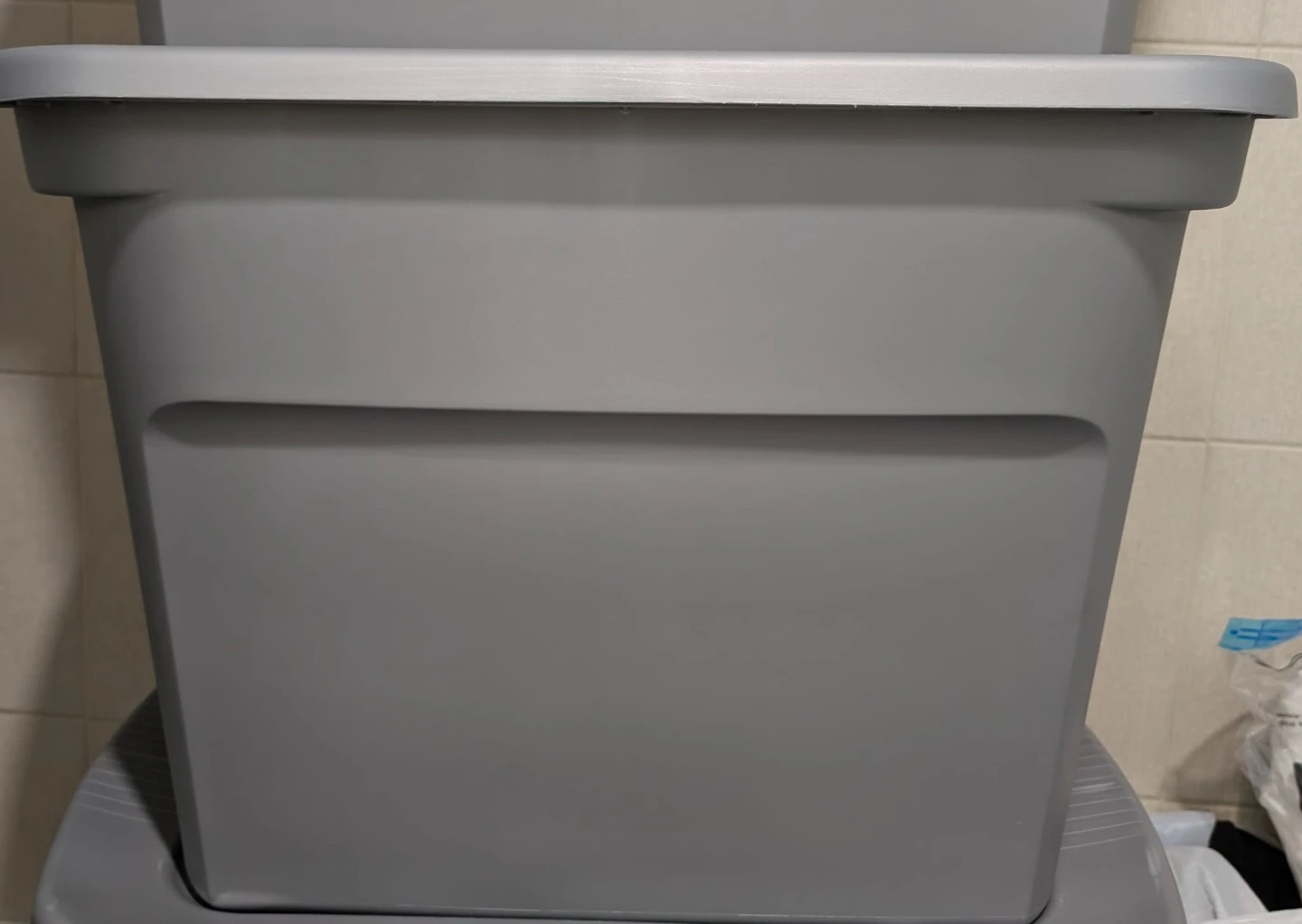 Queen Bed: Douglas Mattress, Cover, Sheets, Frame, Storage - photo 3