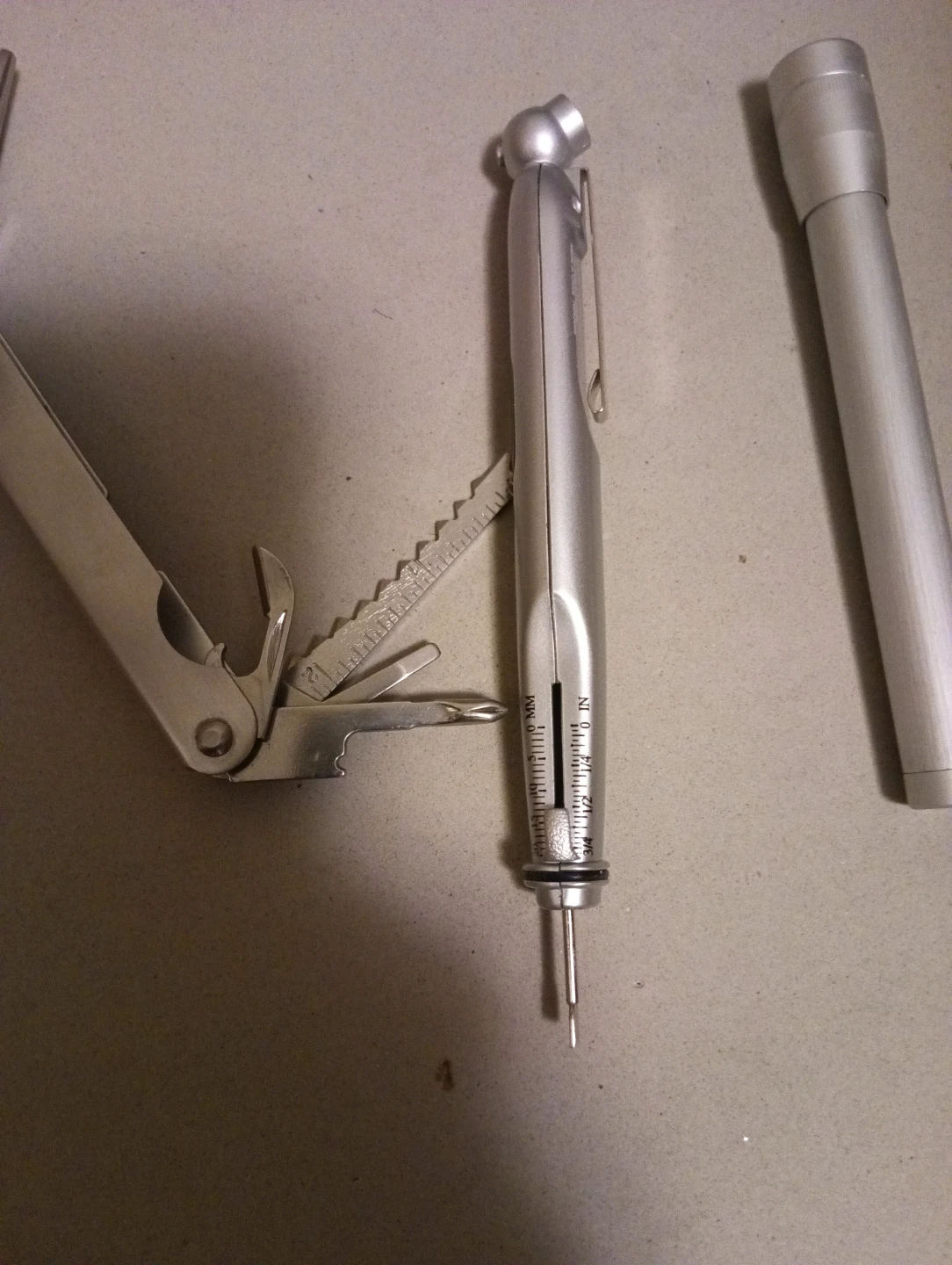 Multi-tool with flashlight and repair pen - photo 3
