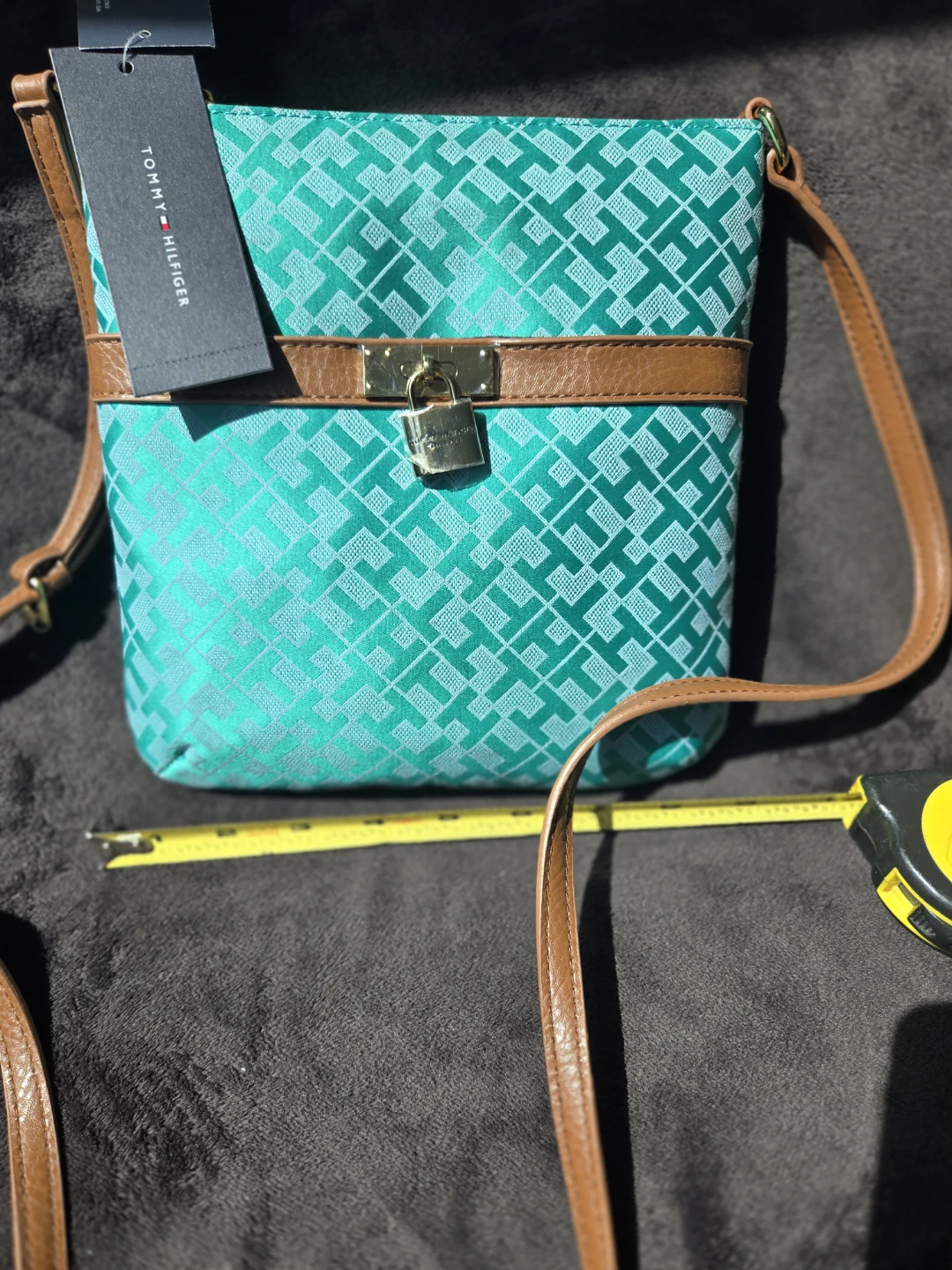 BNWT: Tommy Hilfiger Crossbody Bag - photo 2