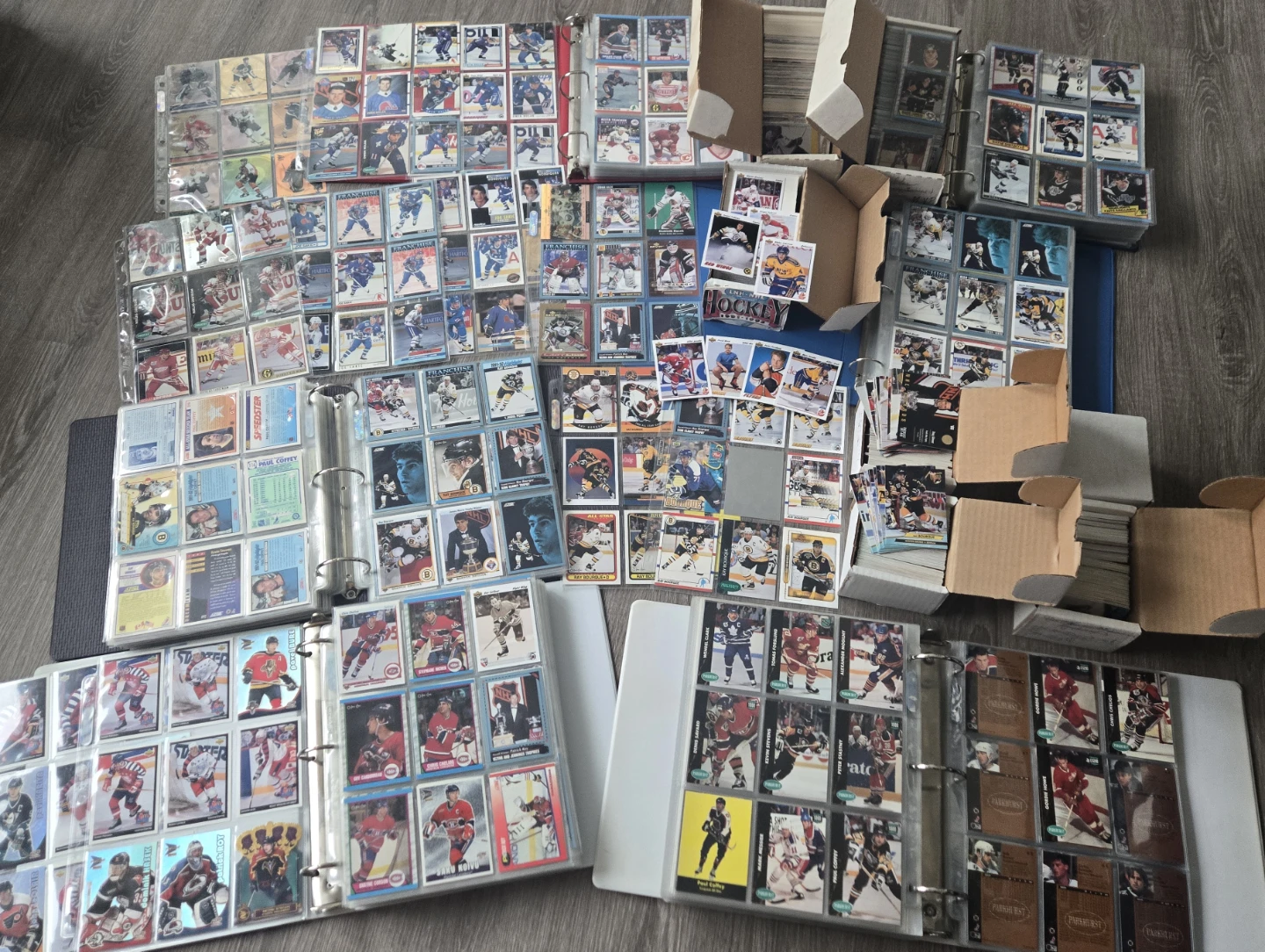 Massive 5000 Hockey Card Lot, Rookies, Stars, 6 Binders, 6 Boxes - photo 2