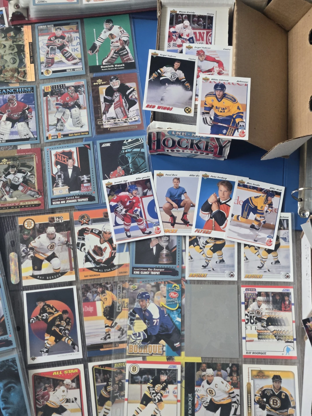 Massive 5000 Hockey Card Lot, Rookies, Stars, 6 Binders, 6 Boxes - photo 3