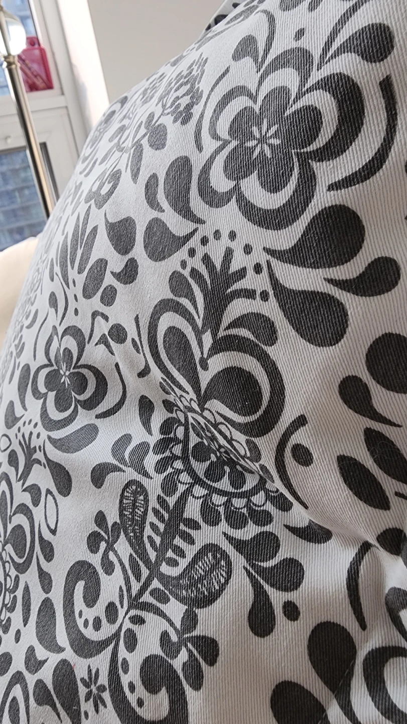Large IKEA AKERKULLA Cushion & Cover Set – Gray/White Floral Art - photo 5