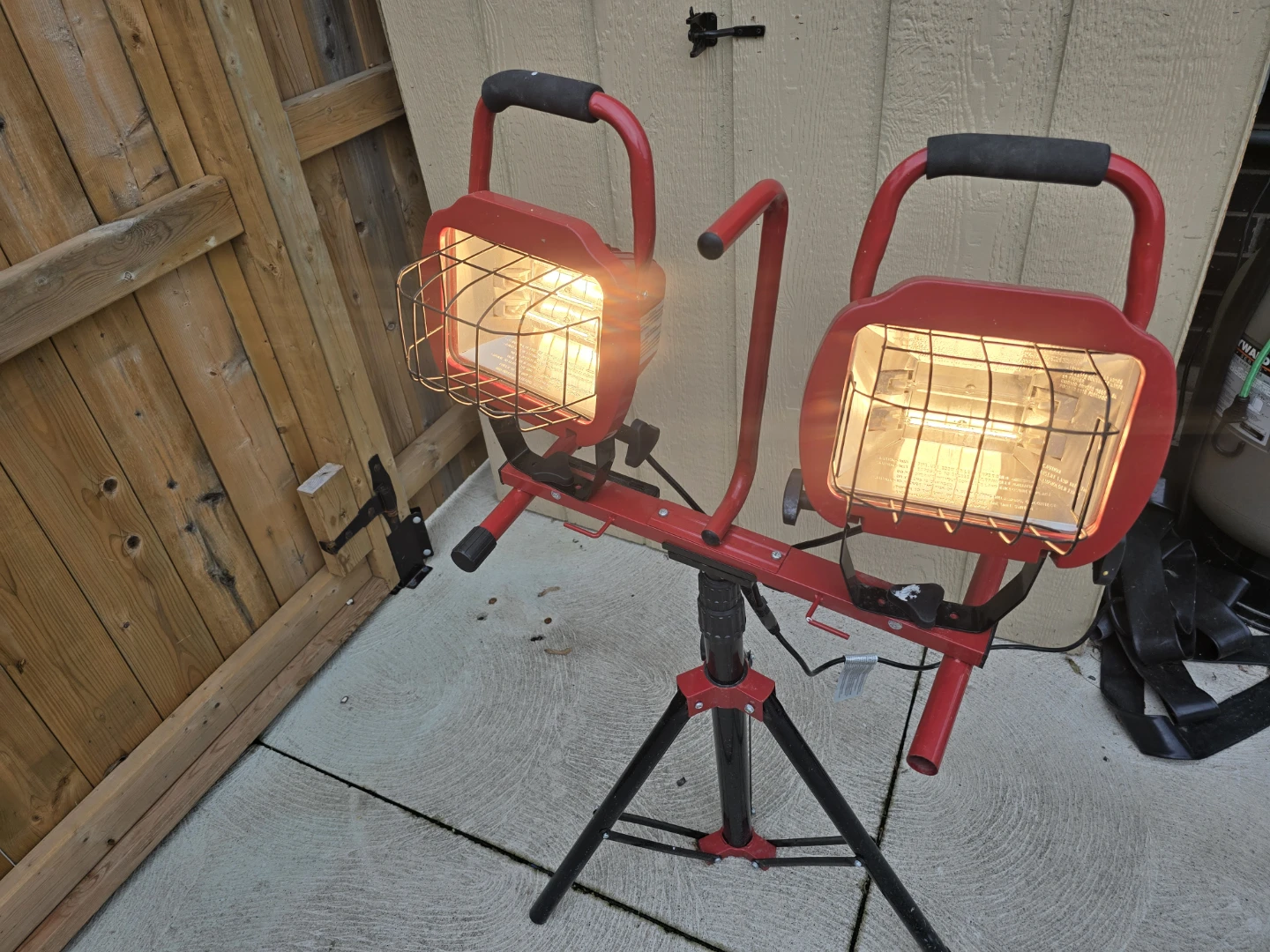 Red Twin Head Work Light with Tripod Stand