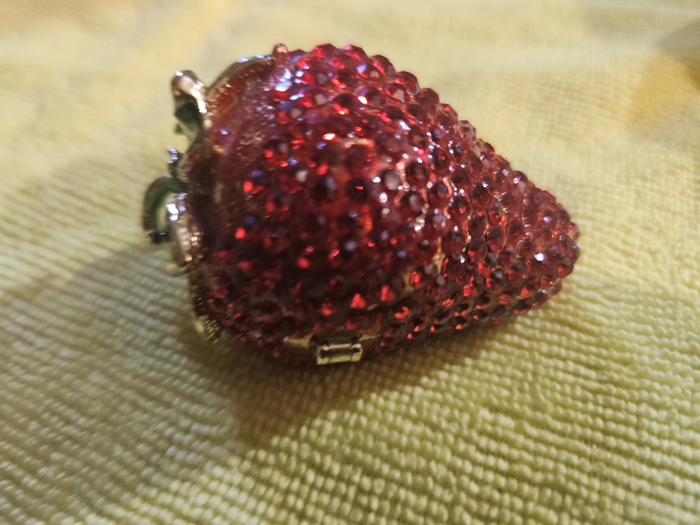 Sparkly Red Strawberry Hinged Trinket Box - photo 4