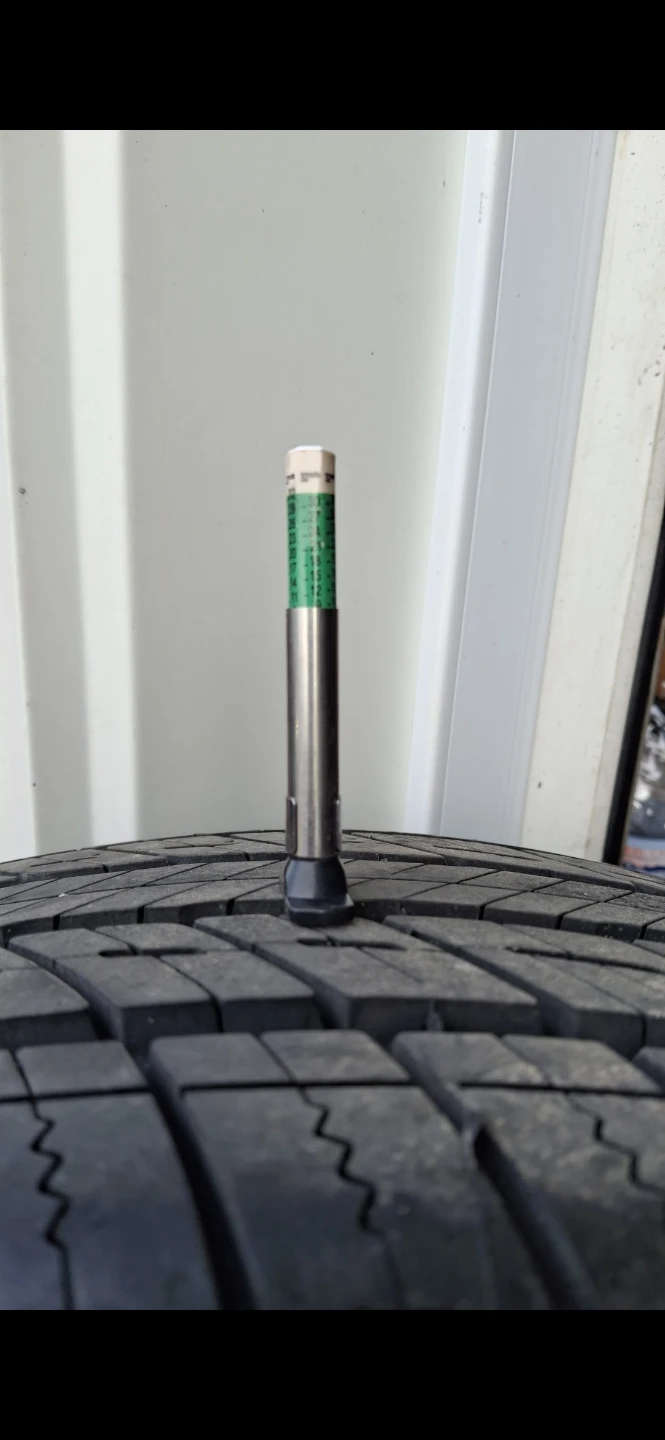 Honda CR-V Rims and All seasons tires - photo 2