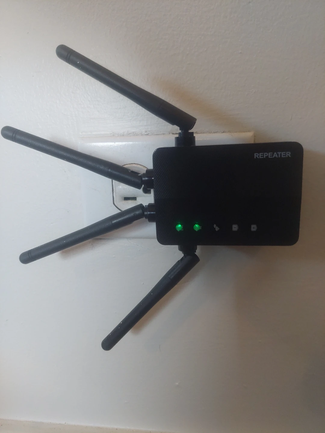 WiFi Repeater with 4 Antennas - photo 4