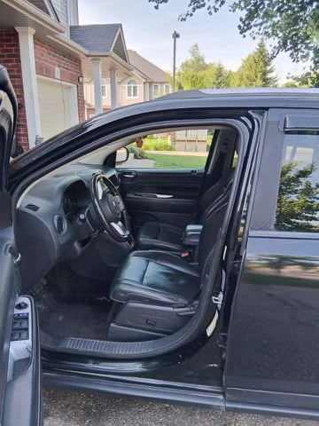 Black Jeep Compass 4x4 - photo 5