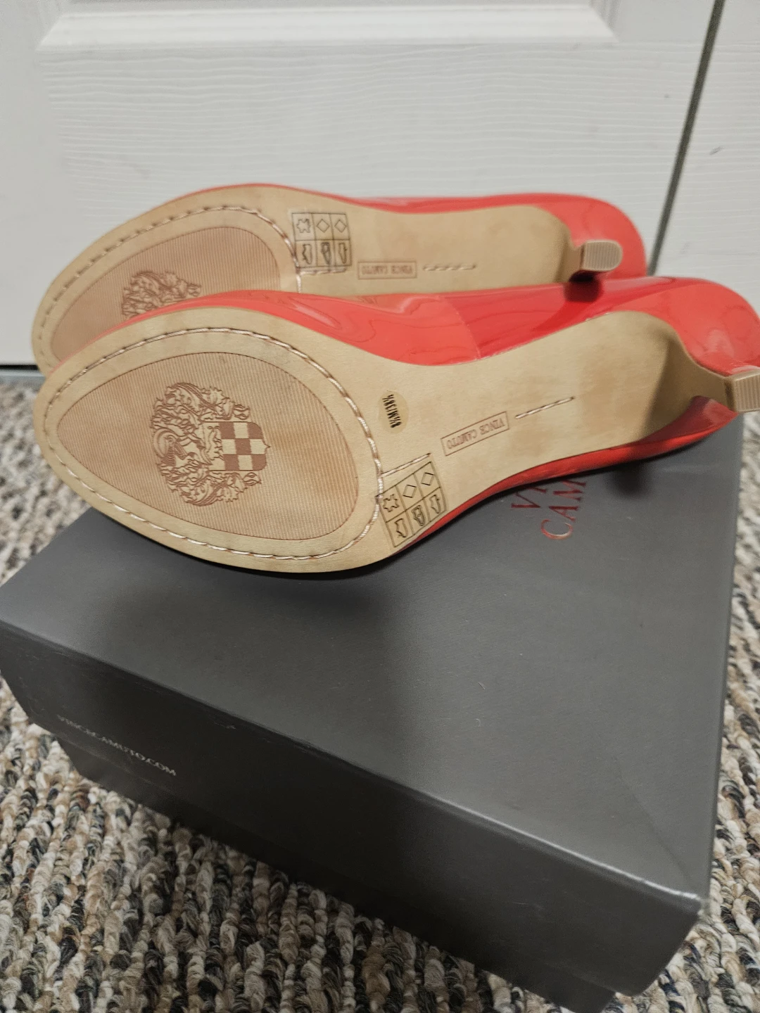 Vince Camuto Cherry Red Heels Leather patent 8.5 - photo 4