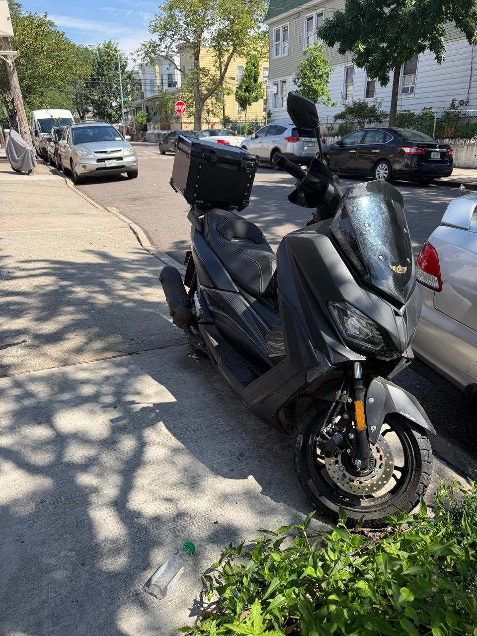 Black Q-Maxx 200 Scooter - photo 2