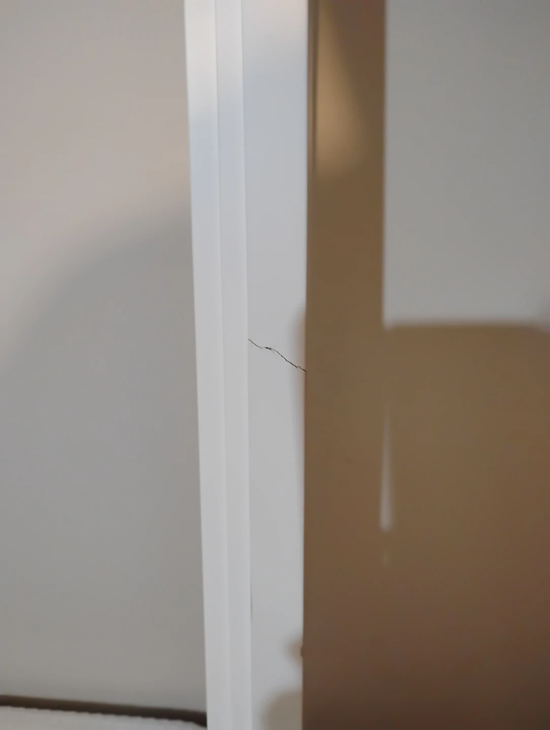 White Picture Frame " floating style" 2x3" feet - photo 4