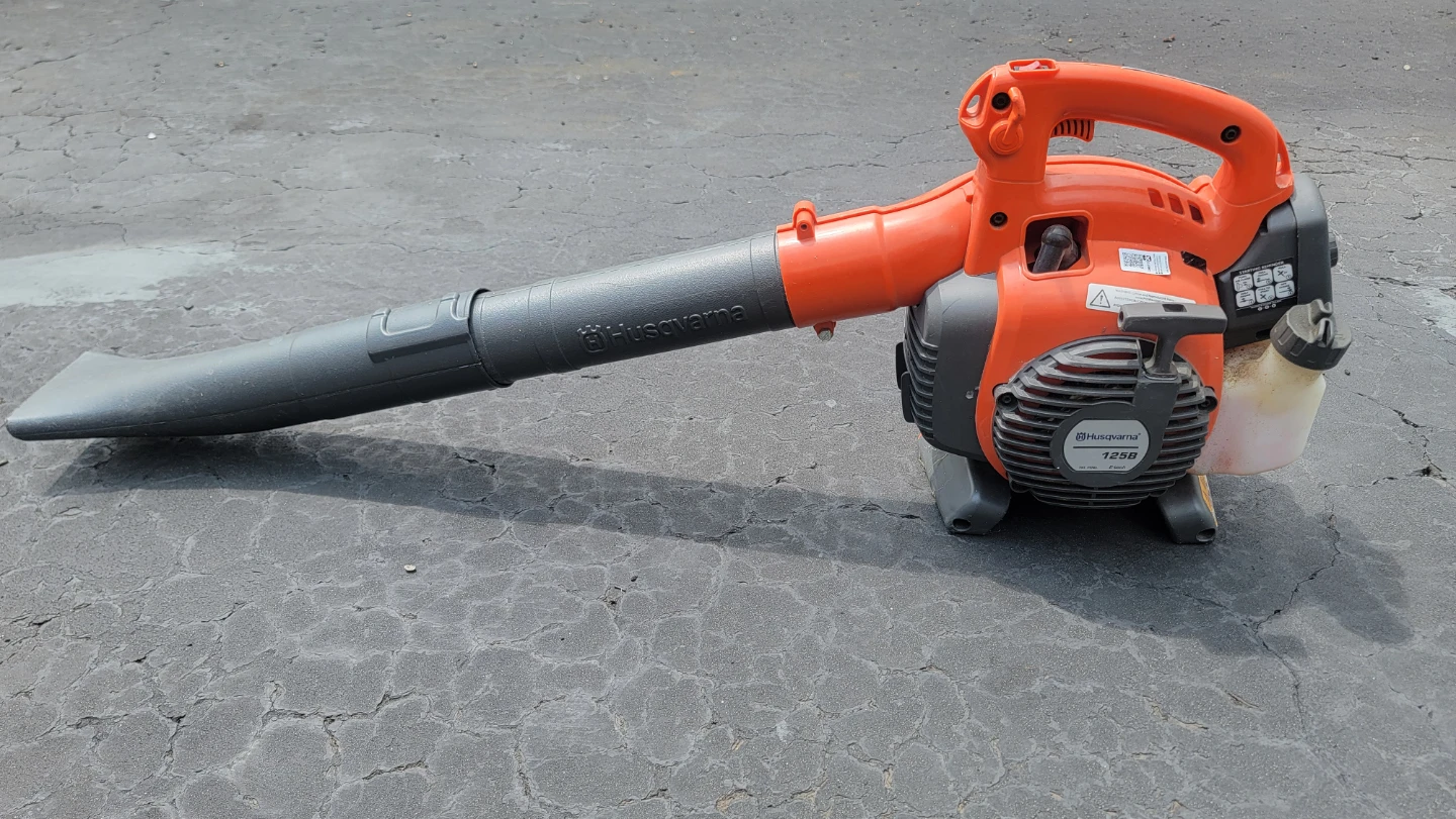 Husqvarna 125B Gas Leaf Blower