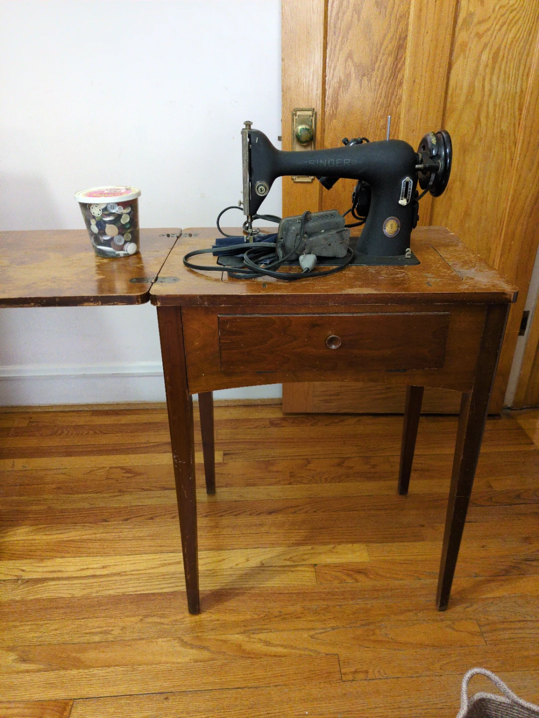 Vintage Singer Sewing Machine with Cabinet