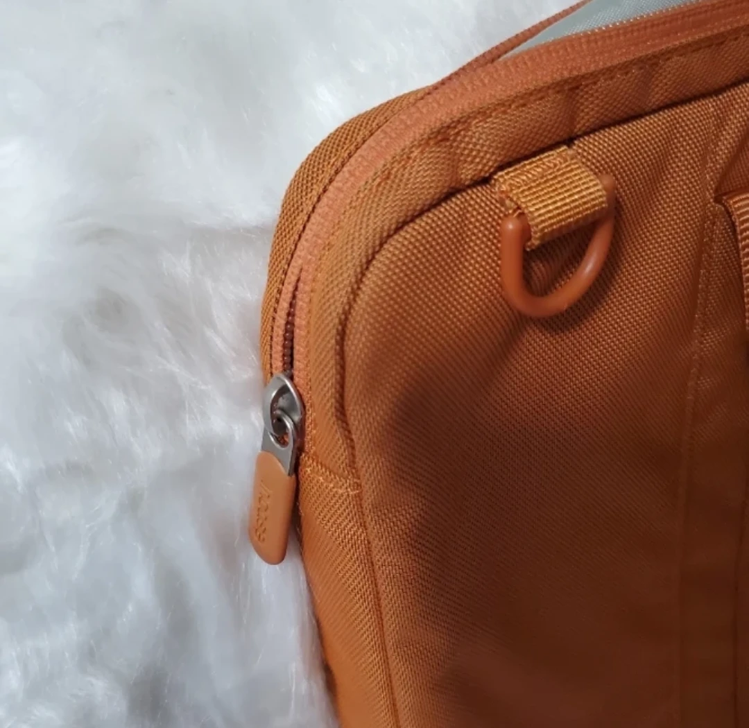 Incase Orange Laptop Bag - photo 5