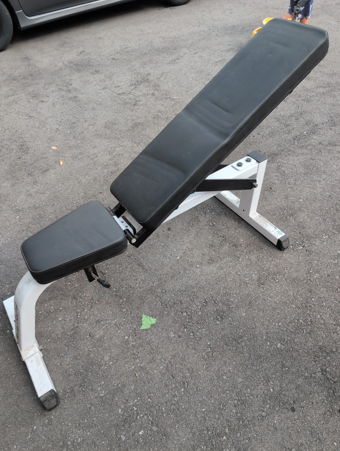 Body-Solid Adjustable Weight Bench - photo 2