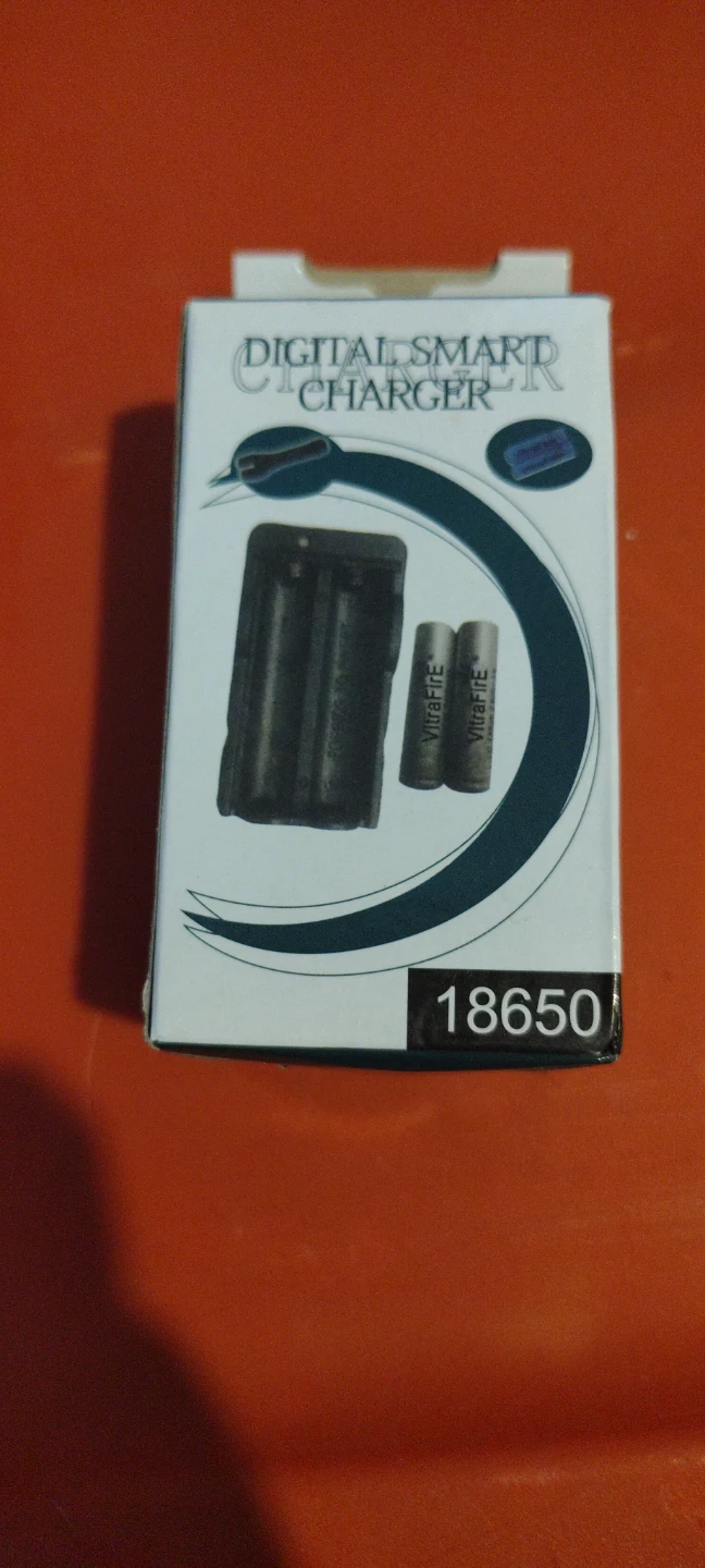 QGeeM USB-C Car Charger and Digital Smart Charger 18650 - photo 4